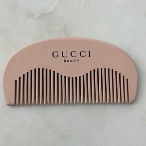 Gucci beauty mini wooden comb